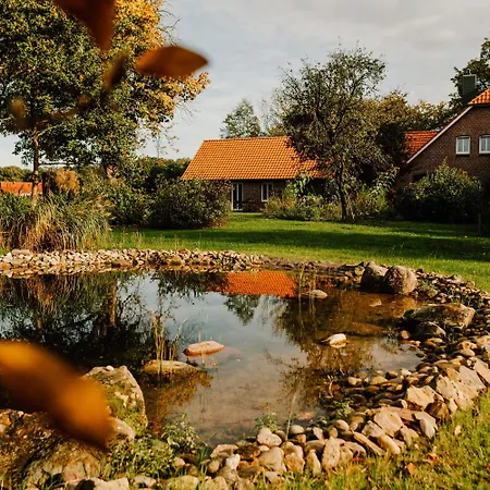 Prázdninový dům Modern With Charm And Swimming Pond Wiefelstede